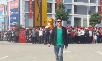 台湾著名歌手（文章）在昆明活动现场