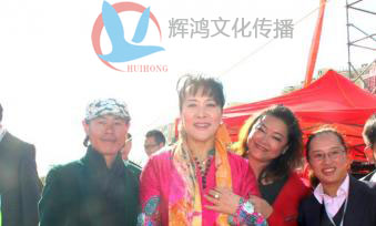 周厚林与宗庸卓玛一起